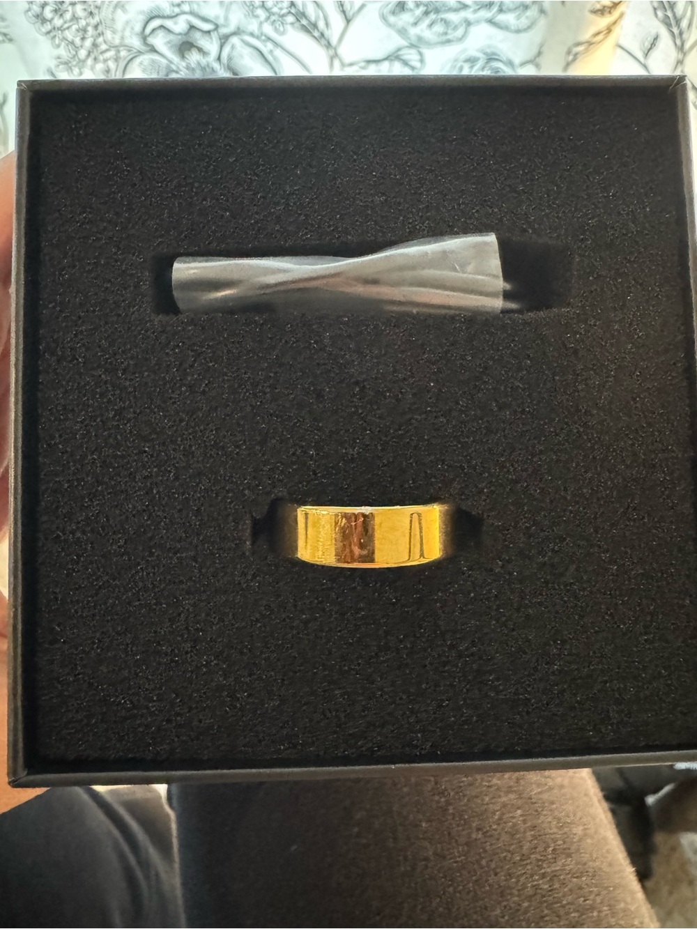 Halo smart ring size 8. Great introductory wearable tech. Charging cord included